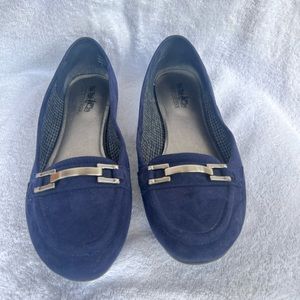 Navy blue velvet shoes